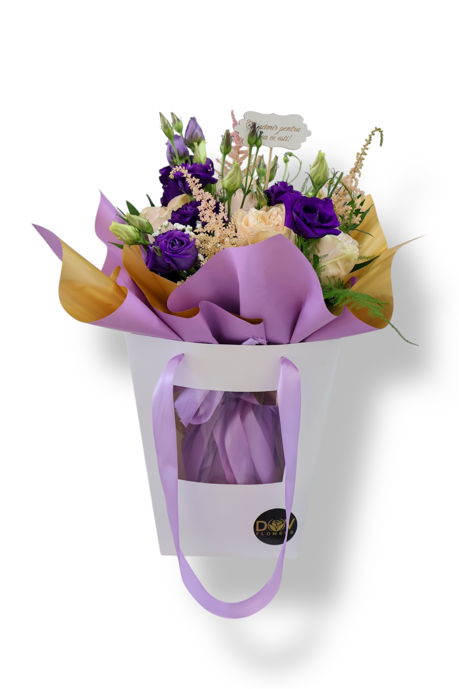 Plăsuță elegantă cu flori Aranjament floral cu lisianthus, trandafiri